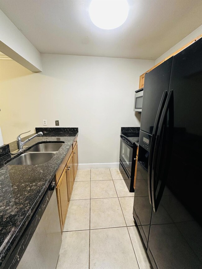 1798 Abbey Rd unit 108C, West Palm Beach, FL 33415 - photo 5