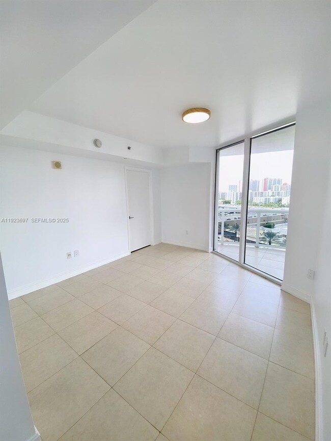 Ocean 4 unit 1009, Sunny Isles Beach, FL 33160 - photo 7