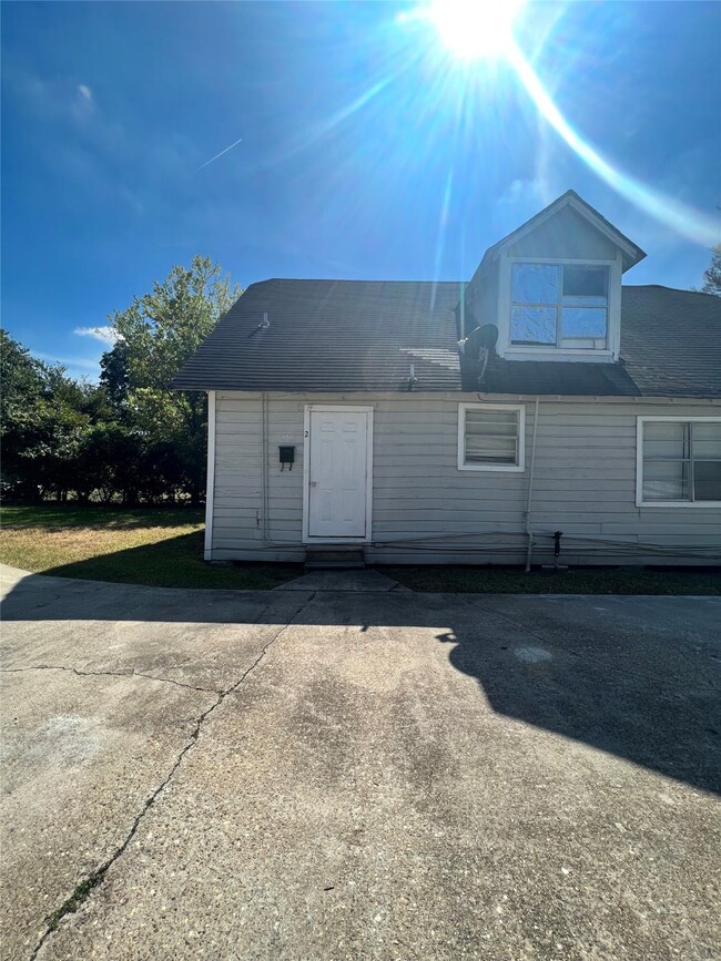 4518 Los Angeles St unit 2, Houston, TX 77026 - photo 3