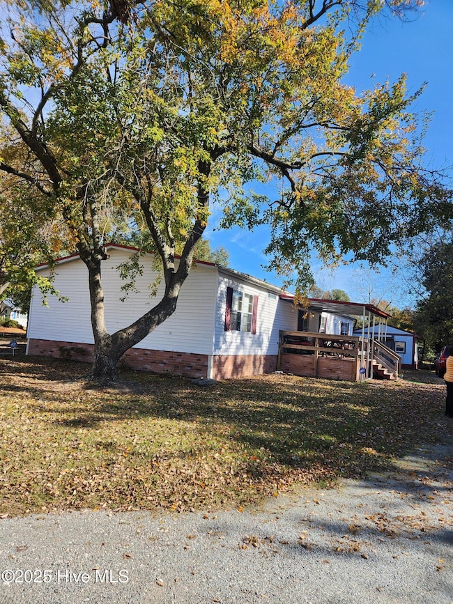 723 W Broad St, Beulaville, NC 28518 - photo 7