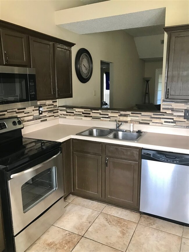 7160 Amberly Way Dr, Cordova, TN 38018 - photo 3