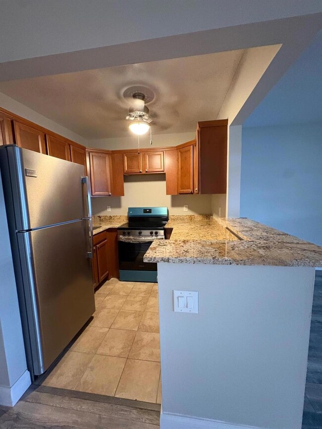 111 Waltham E, West Palm Beach, FL 33417 - photo 2