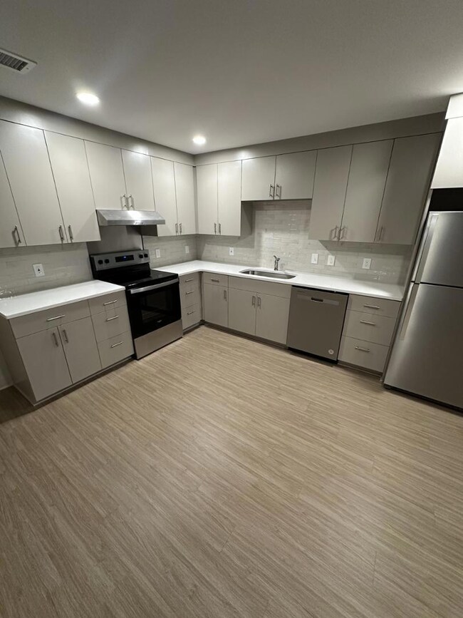 3533 Ivy Commons Dr unit 102, Raleigh, NC 27606 - photo 3