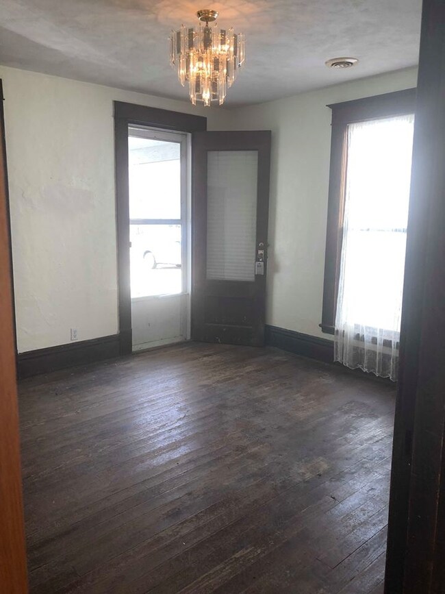 216 E Canal St, Windfall, IN 46076 - photo 7