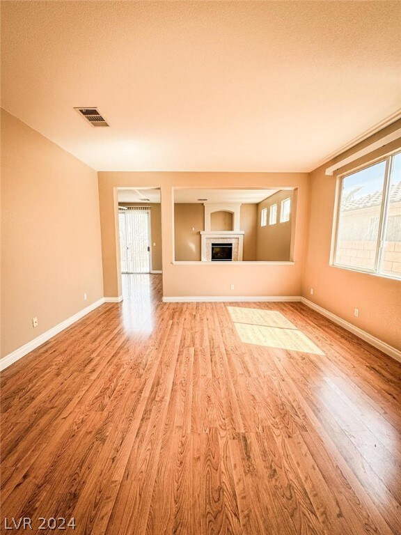 3322 Lark Bunting St, Las Vegas, NV 89117 - photo 2