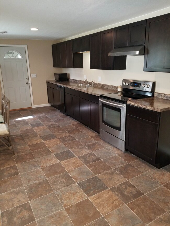 1231 Scots Ln, New Haven, IN 46774 - photo 2