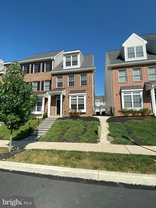 619 W Mulberry St, Kennett Square, PA 19348 - photo 4