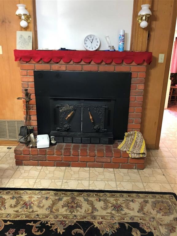 1104 Hillside Dr, Gainesville, TX 76240 - photo 6