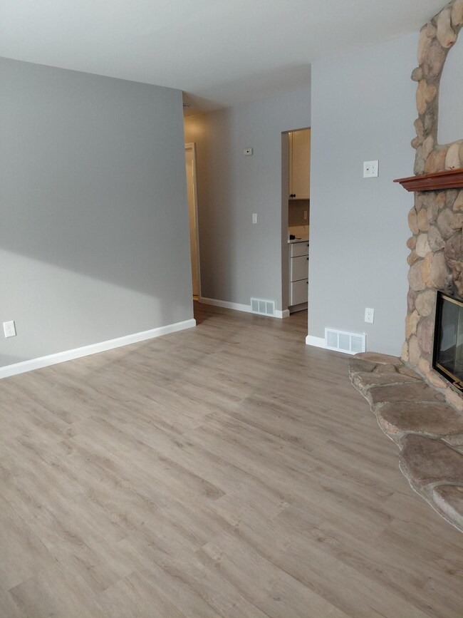 30966 Dover Ave, Garden City, MI 48135 - photo 7