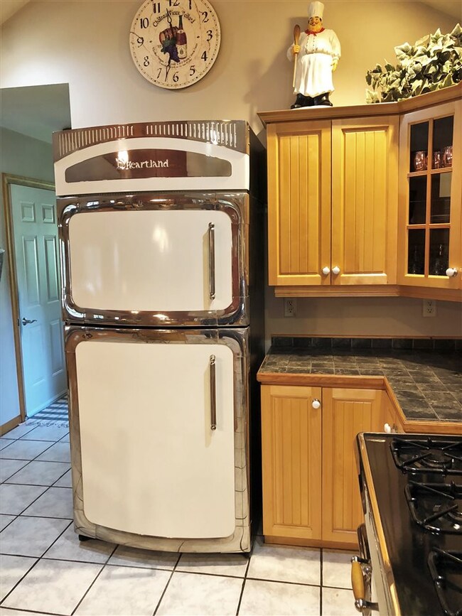 79 Lawrence Rd, MerriMacK, NH 03054 - photo 5