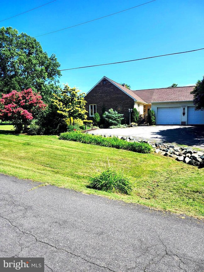 40883 Meadow Dr, Leonardtown, MD 20650 - photo 2