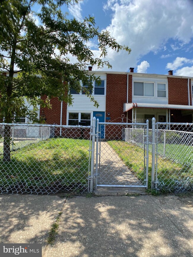 2038 Kelmore Rd, Dundalk, MD 21222 - photo 3