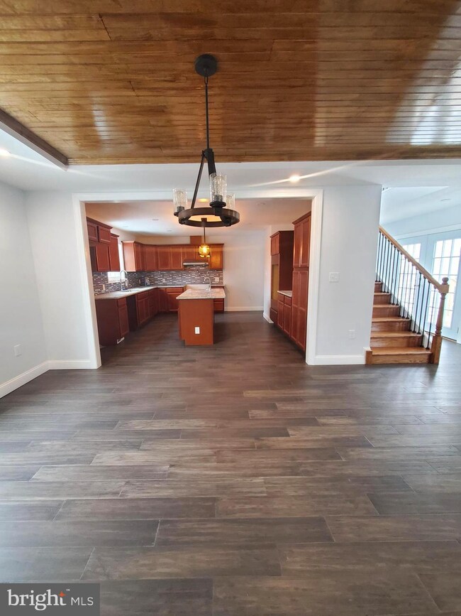 404 W Old Cross Rd, New Market, VA 22844 - photo 7