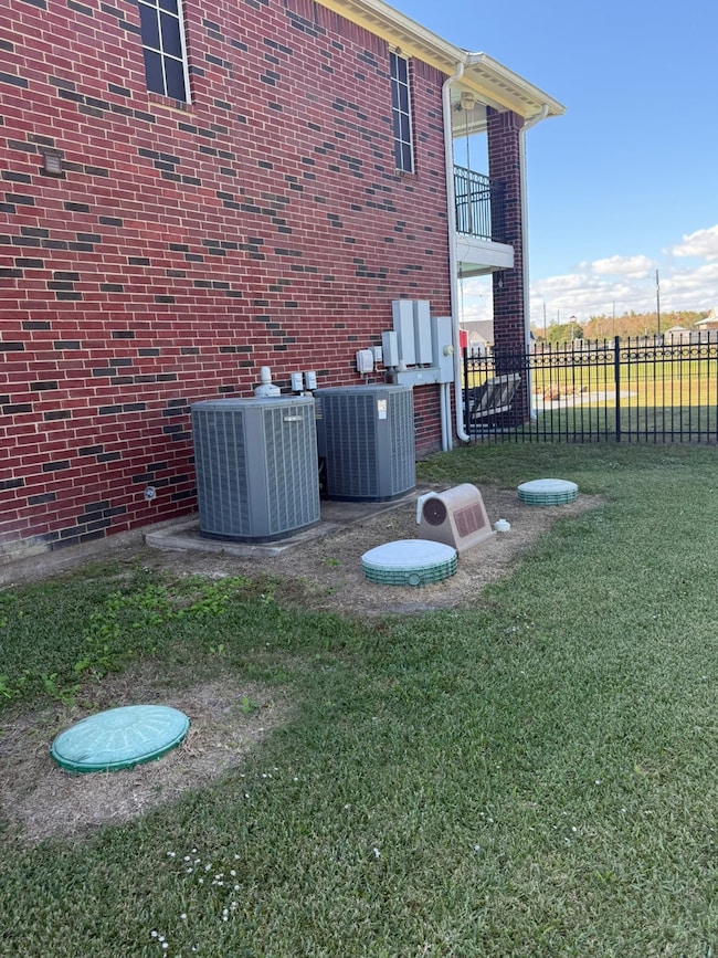 Right Side of House
AC, Electrical and Septic