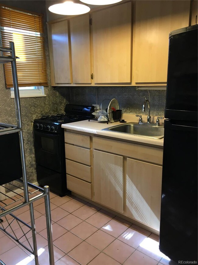 1428 Galena St unit 1428, Aurora, CO 80010 - photo 2