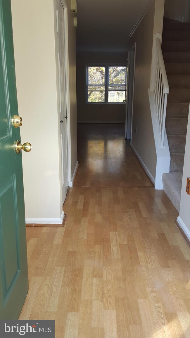 10236 Arizona Cir, Bethesda, MD 20817 - photo 2