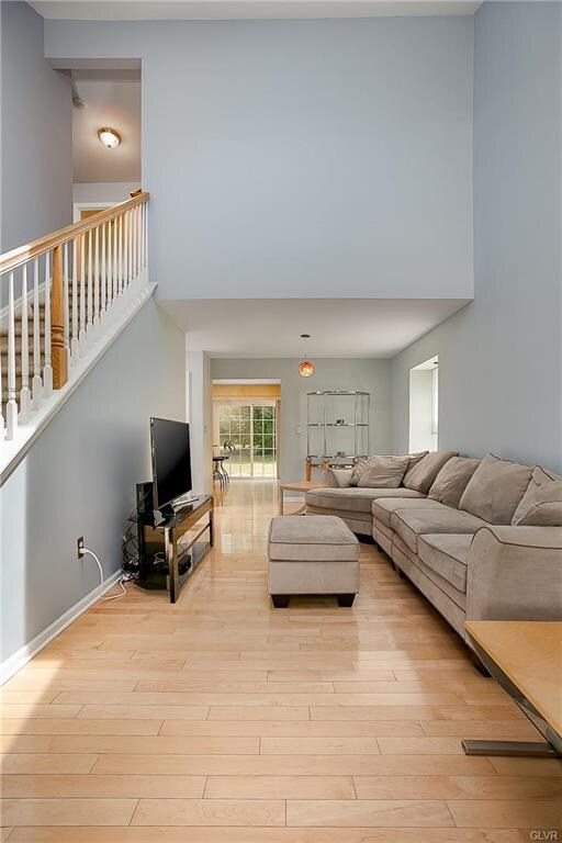 5506 Tanglewood Ln, Allentown, PA 18106 - photo 3