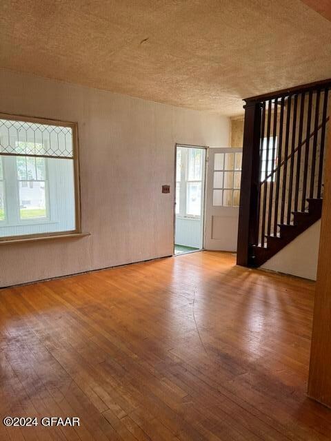 1521 N 3rd St, Grand Forks, ND 58203 - photo 3