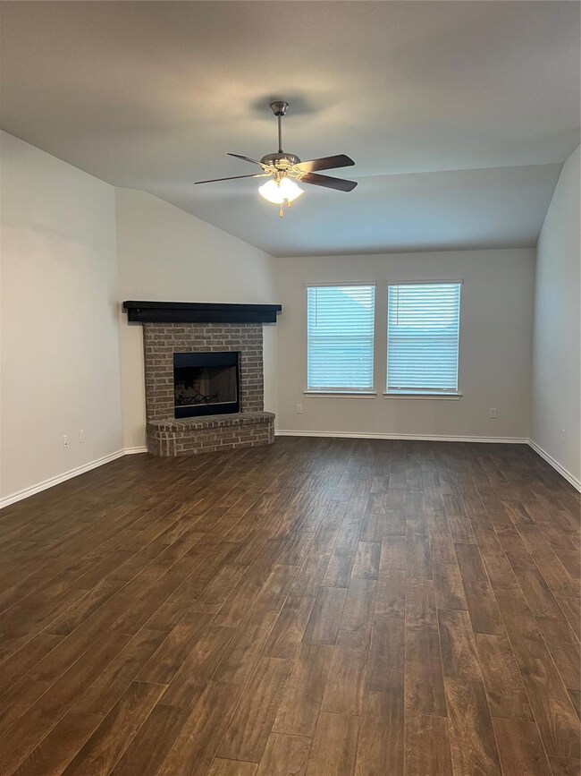 337 Paloma St, Weatherford, TX 76087 - photo 4