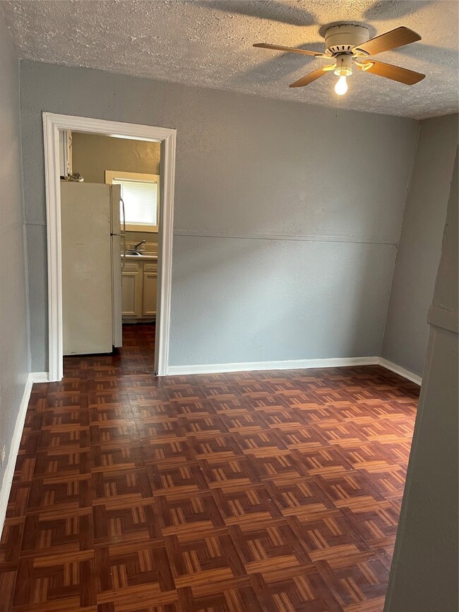 3815 Mount Pleasant St, Houston, TX 77021 - photo 5