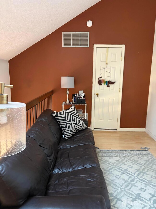 8408 Tamarron Dr, Plainsboro, NJ 08536 - photo 6