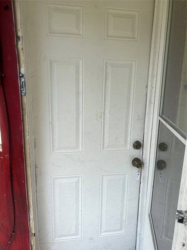 7823 Dixie Dr, Houston, TX 77087 - photo 2