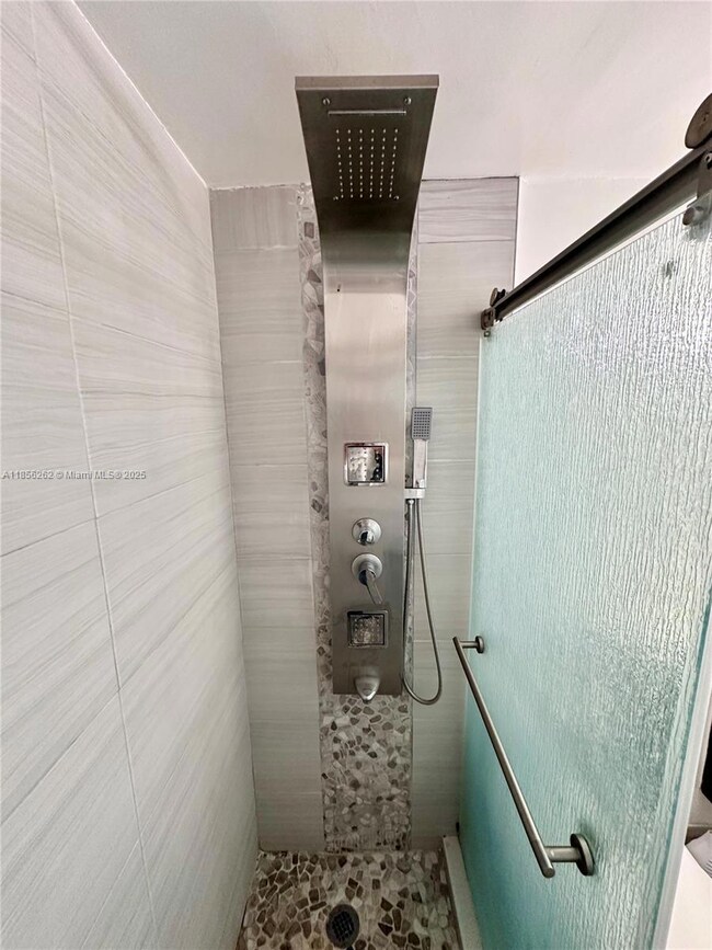 999 Brickell Bay Dr unit 709, Miami, FL 33131 - photo 7