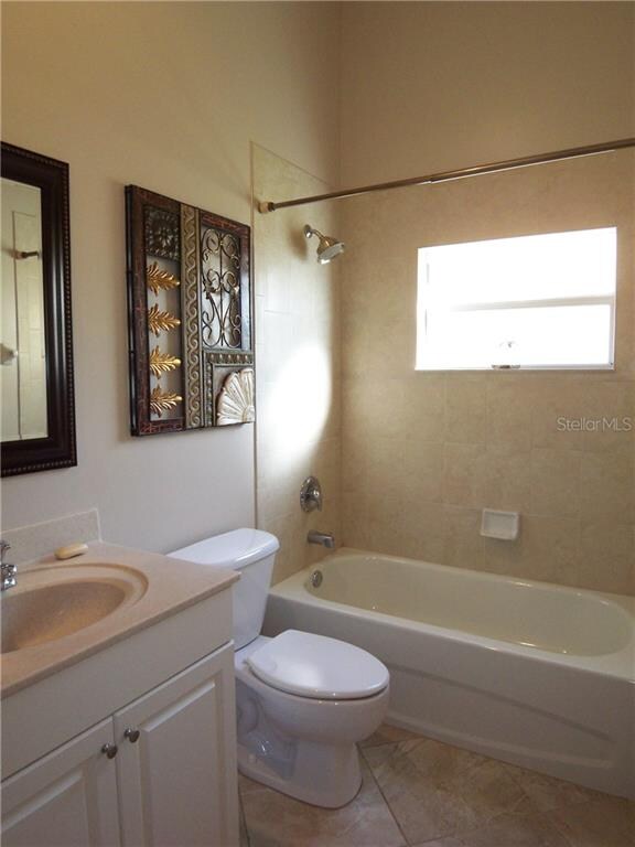GUEST BATH WITH TUB SHOWER