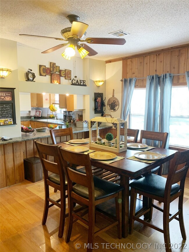 1111 W Cummings St, Henryetta, OK 74437 - photo 7