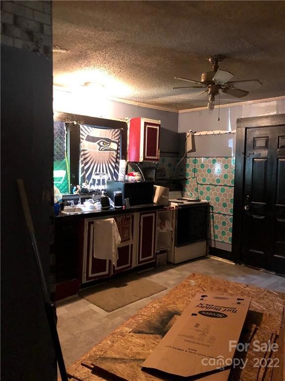 1812 Wilson W Lee Blvd, Statesville, NC 28677 - photo 4