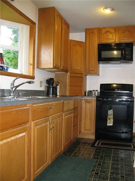 NEWER OAK KITCHEN RECESS LIGHTING