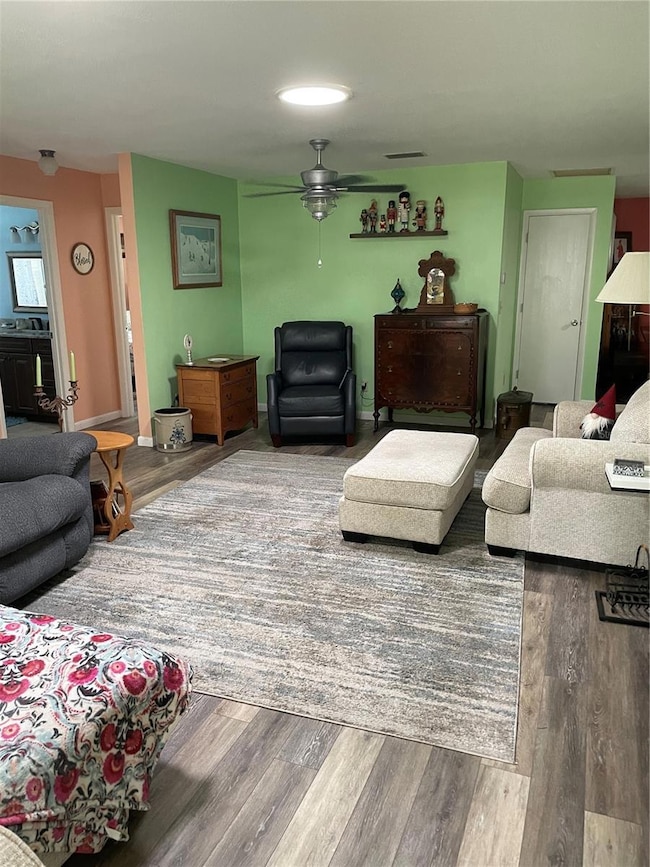 Livingroom/Diningroom Combo