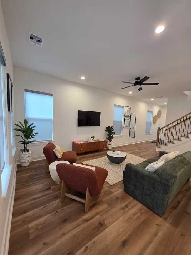 1106 Paul Quinn St unit K, Houston, TX 77091 - photo 4