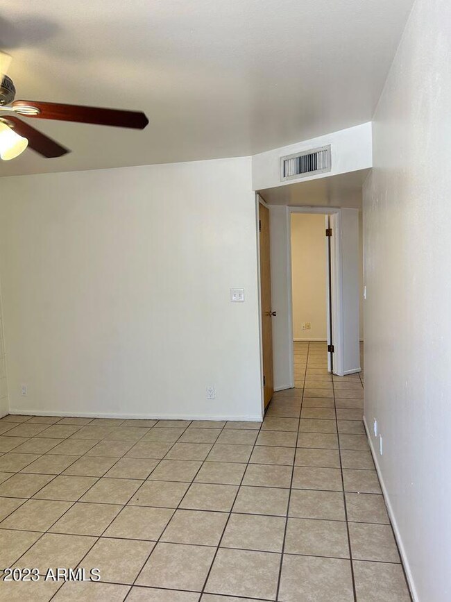 b Living Room1