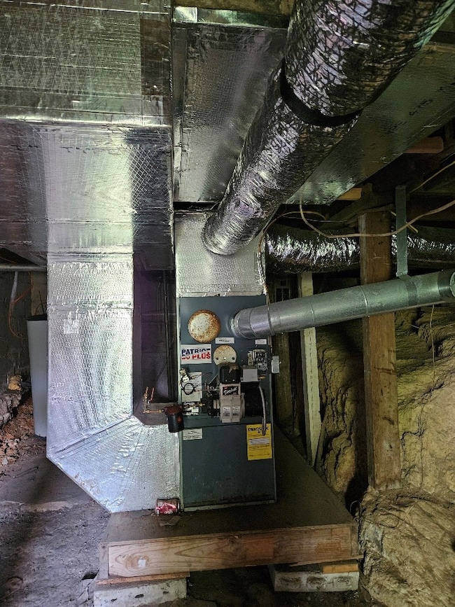 228 Henderson St, Marion, VA 24354 - photo 5