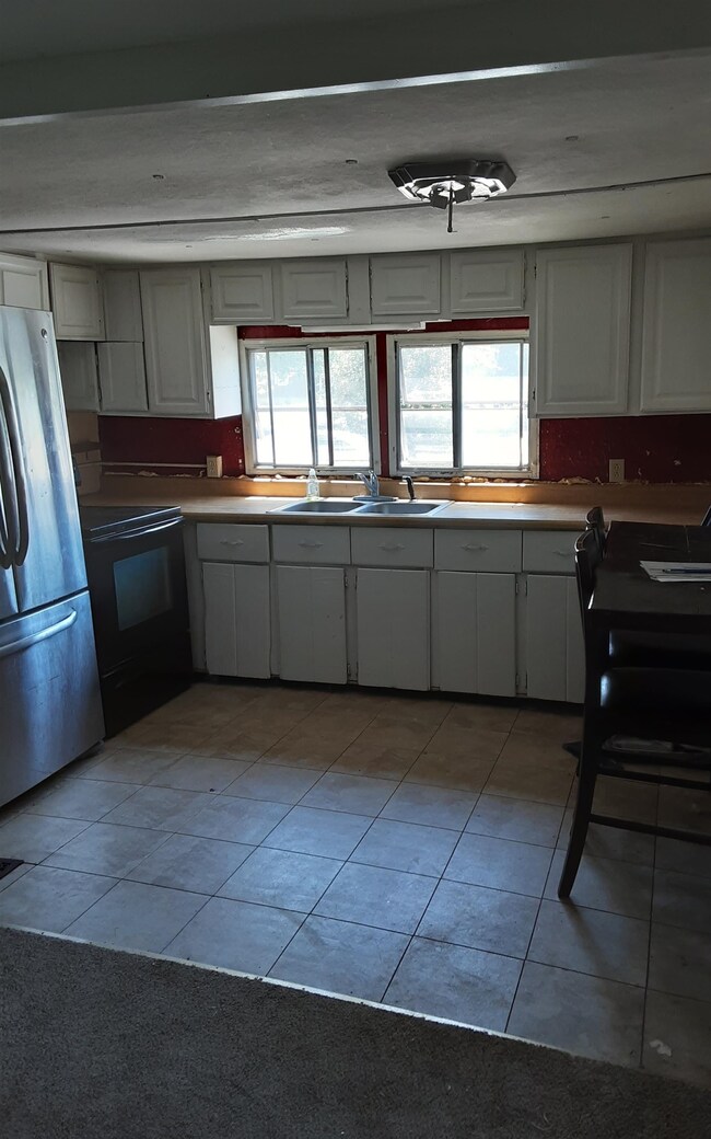 6 Washington Ave, Allenstown, NH 03275 - photo 3