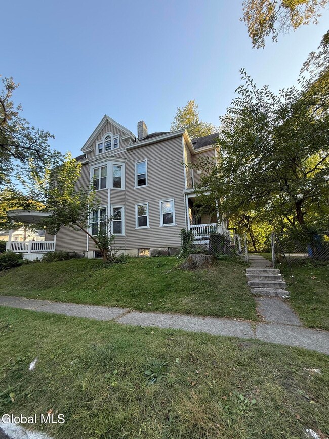 112 N Allen St, Albany, NY 12203 - photo 5