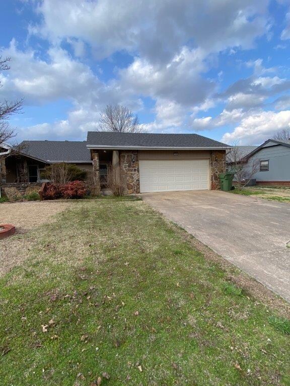 1005 W Linden St, Rogers, AR 72756 - photo 3