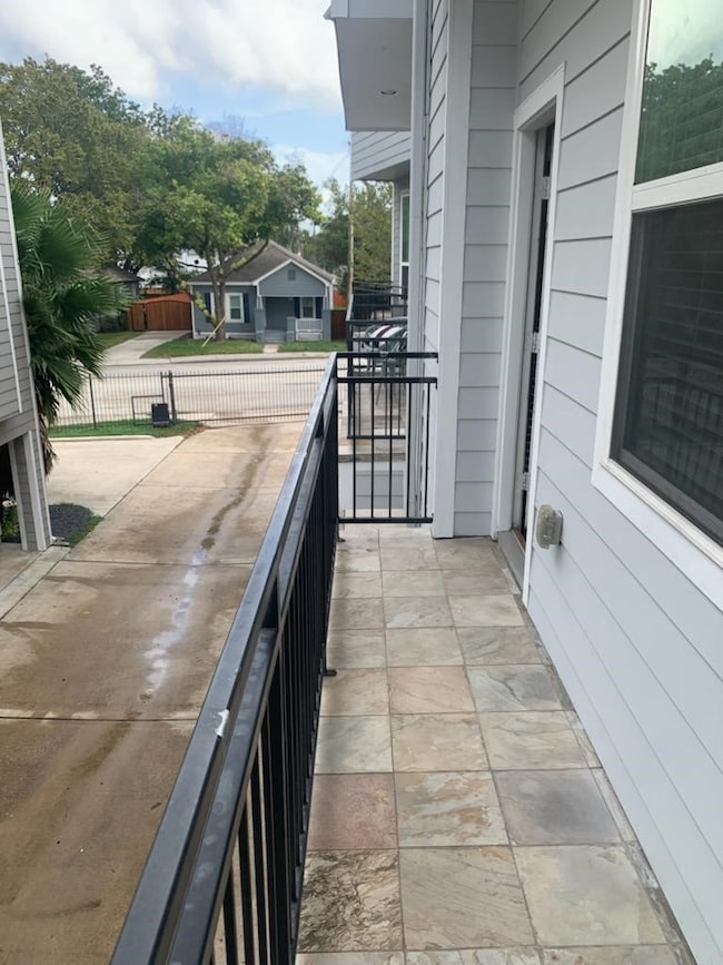 6625 N Main St unit H, Houston, TX 77009 - photo 4