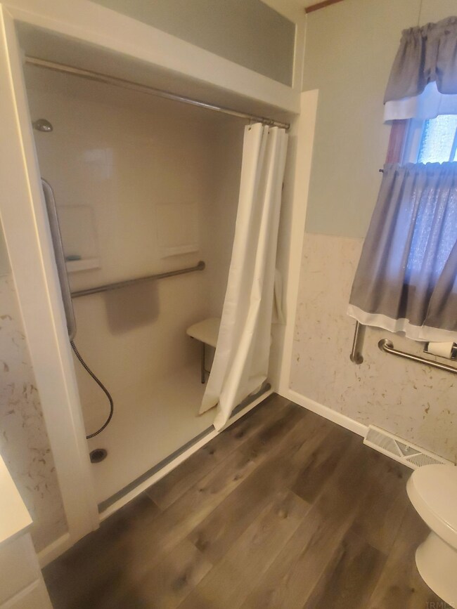 702 Freelandville Ave, Bicknell, IN 47512 - photo 7