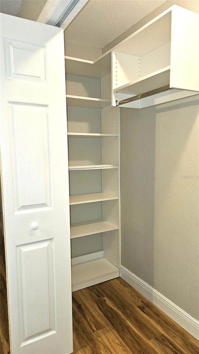 37306 Embassy Park Ln unit B11, Dade City, FL 33525 - photo 6