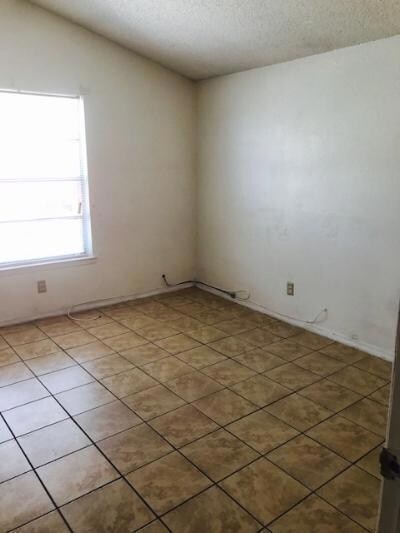 10508 Shannon Place unit C, El Paso, TX 79925 - photo 5