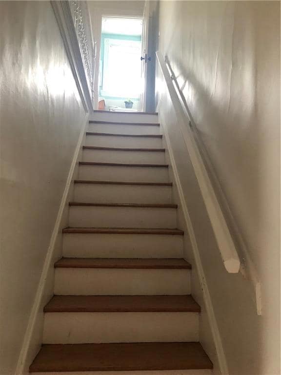 65 Marchant St unit A, Newport, RI 02840 - photo 4