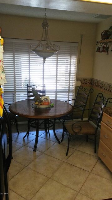 breakfast table