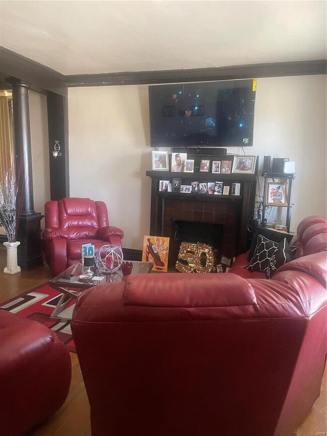 4654 Pope Ave, Saint Louis, MO 63115 - photo 3