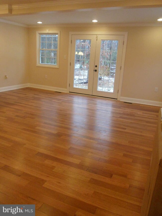 8415 Brock Bridge Rd, Laurel, MD 20724 - photo 6