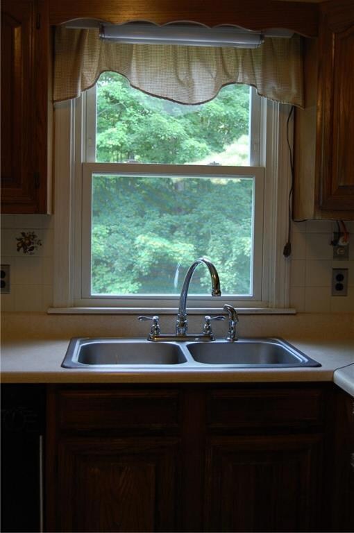 36 Spring St, Mechanic Falls, ME 04256 - photo 6