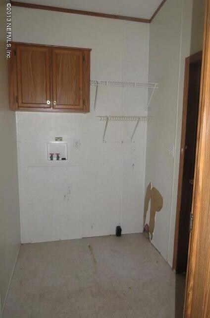 LAUNDRY ROOM OFF KITCHEN