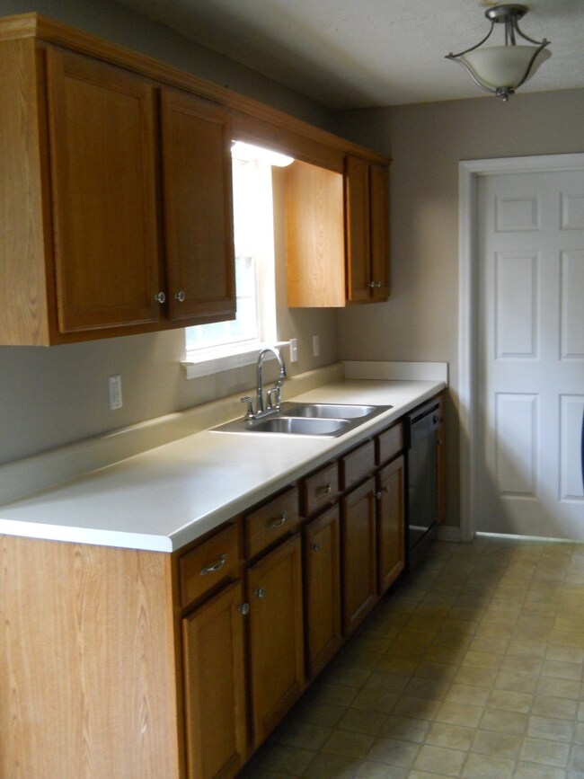 111 Greystone Way, Shelbyville, TN 37160 - photo 3