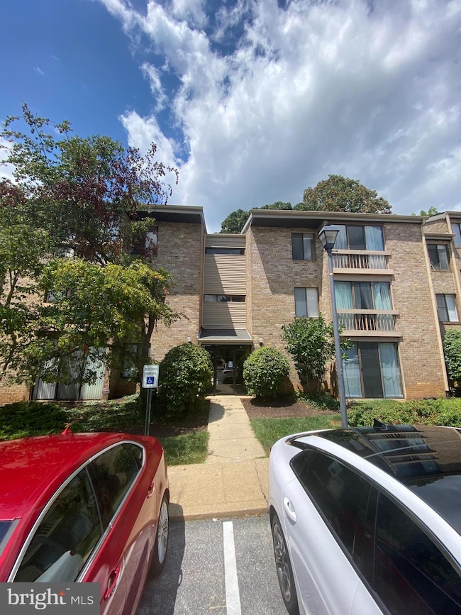 10596 Twin Rivers Rd unit F2, Columbia, MD 21044 - photo 3